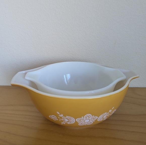 Set Of 2 Vintage Pyrex Cinderella Butterfly Gold And White Bowls #442 #441 - Picture 2 of 16